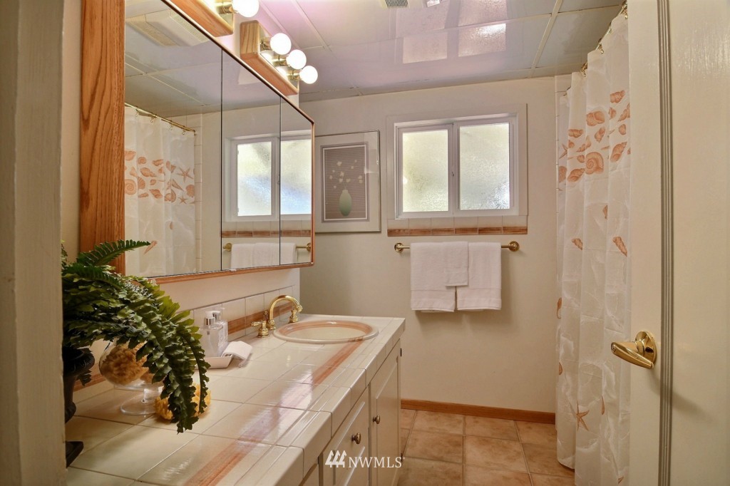 6901 Northeast North Shore Road Belfair, WA 98528 - Photo 18 of 25