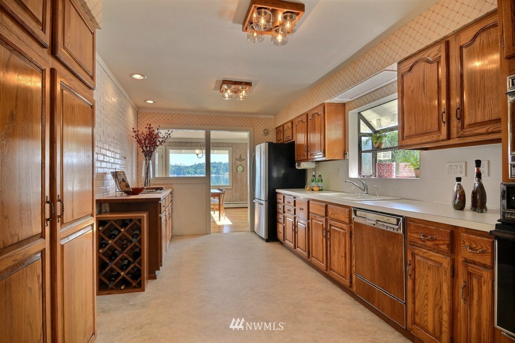 6901 Northeast North Shore Road Belfair, WA 98528 - Photo 6 of 25