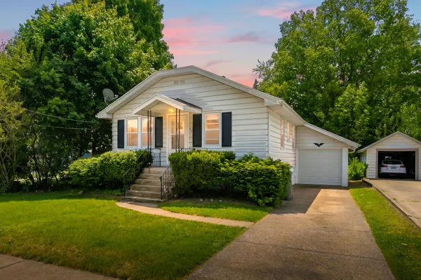 $250,000 | 314 Wallace Avenue, St. Joseph, MI 49085