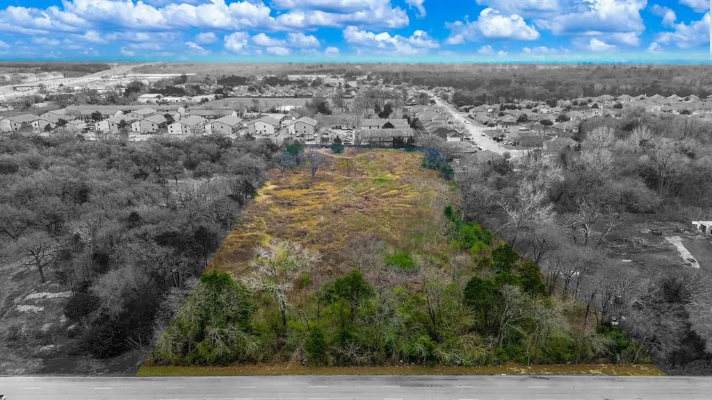 1900 South Beltline Road Dallas, TX 75253 - Photo 3 of 12 an aerial view of residential building and trees