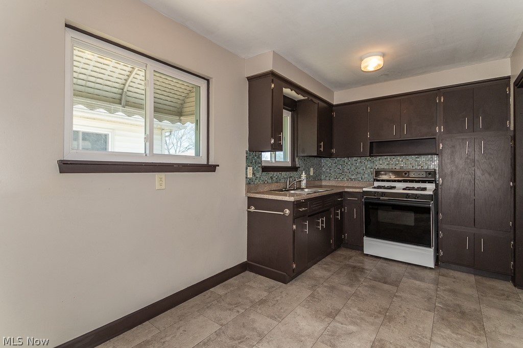 30309 Powell Road Willowick, OH 44095 - Photo 10 of 28
