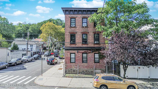 $1,374,000 | 242 Targee Street | Stapleton