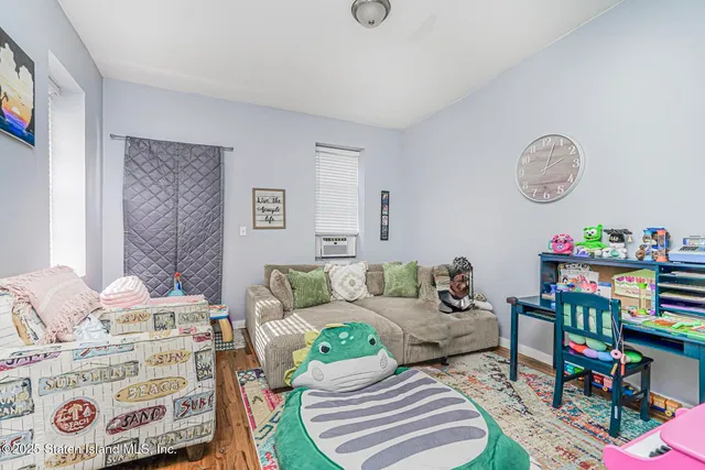 $1,374,000 | 242 Targee Street | Stapleton