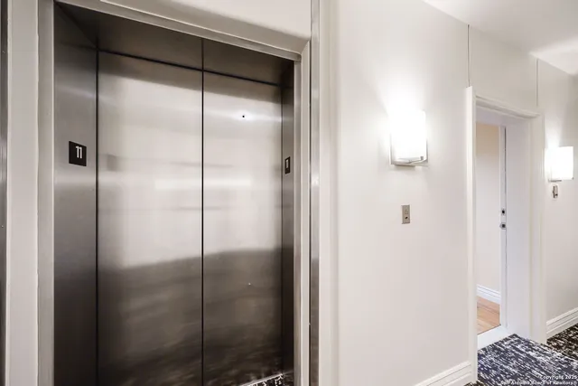 $1,600 | 215 Center Street, Unit 1104, San Antonio, TX 78202