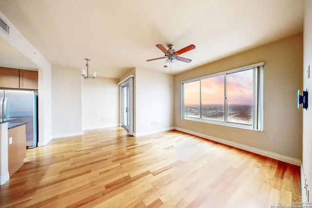 $1,600 | 215 Center Street, Unit 1104, San Antonio, TX 78202