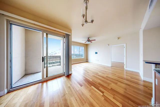 $1,600 | 215 Center Street, Unit 1104, San Antonio, TX 78202