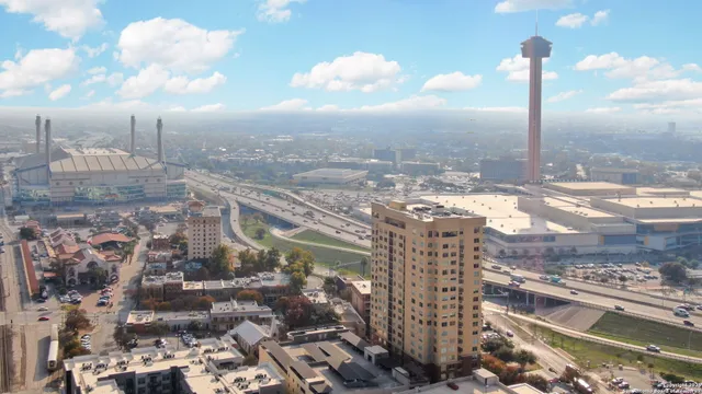 $1,600 | 215 Center Street, Unit 1104, San Antonio, TX 78202