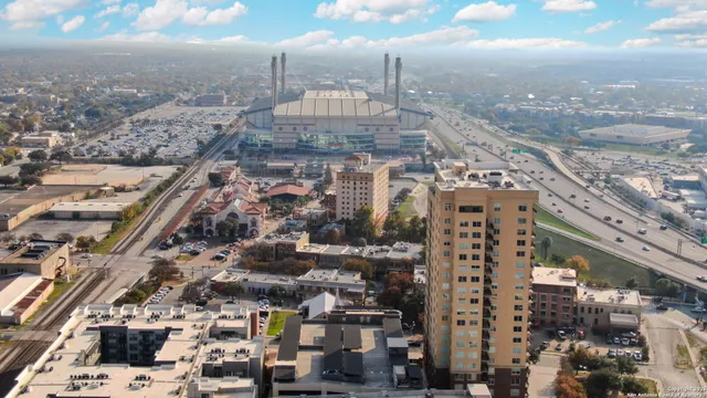 $1,600 | 215 Center Street, Unit 1104, San Antonio, TX 78202