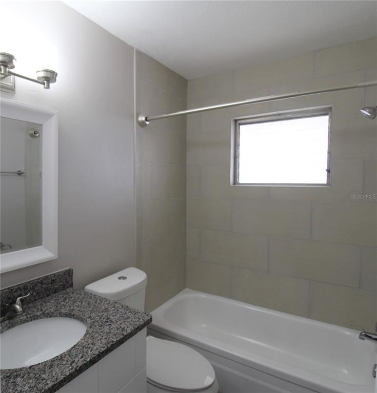 3001 Bee Ridge Road, Unit 215 Sarasota, FL 34239 - Photo 6 of 17