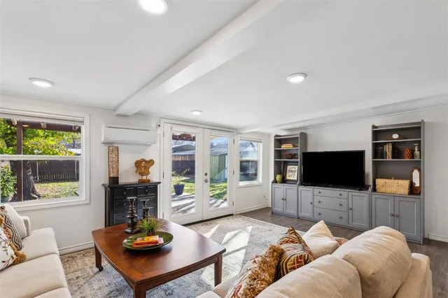 $4,000 | 226 North Lucas Drive, Grapevine, TX 76051