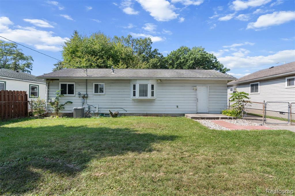 9381 Pardee Road Taylor, MI 48180 - Photo 20 of 34