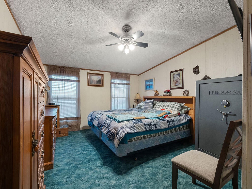 13779 Matney Road Klamath Falls, OR 97603 - Photo 20 of 26 PC170043