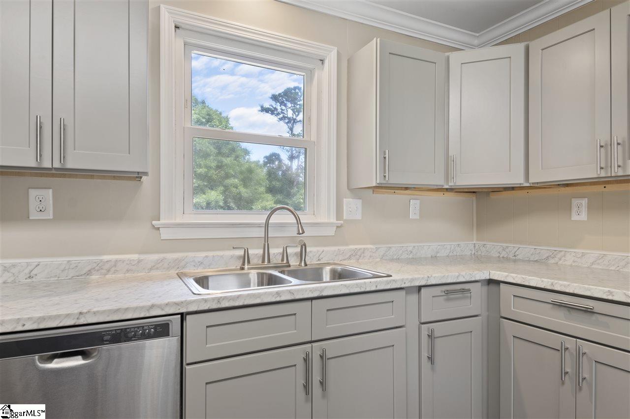 438 Old Boiling Springs Road Spartanburg, SC 29303 - Photo 11 of 25 Gallery Image 11