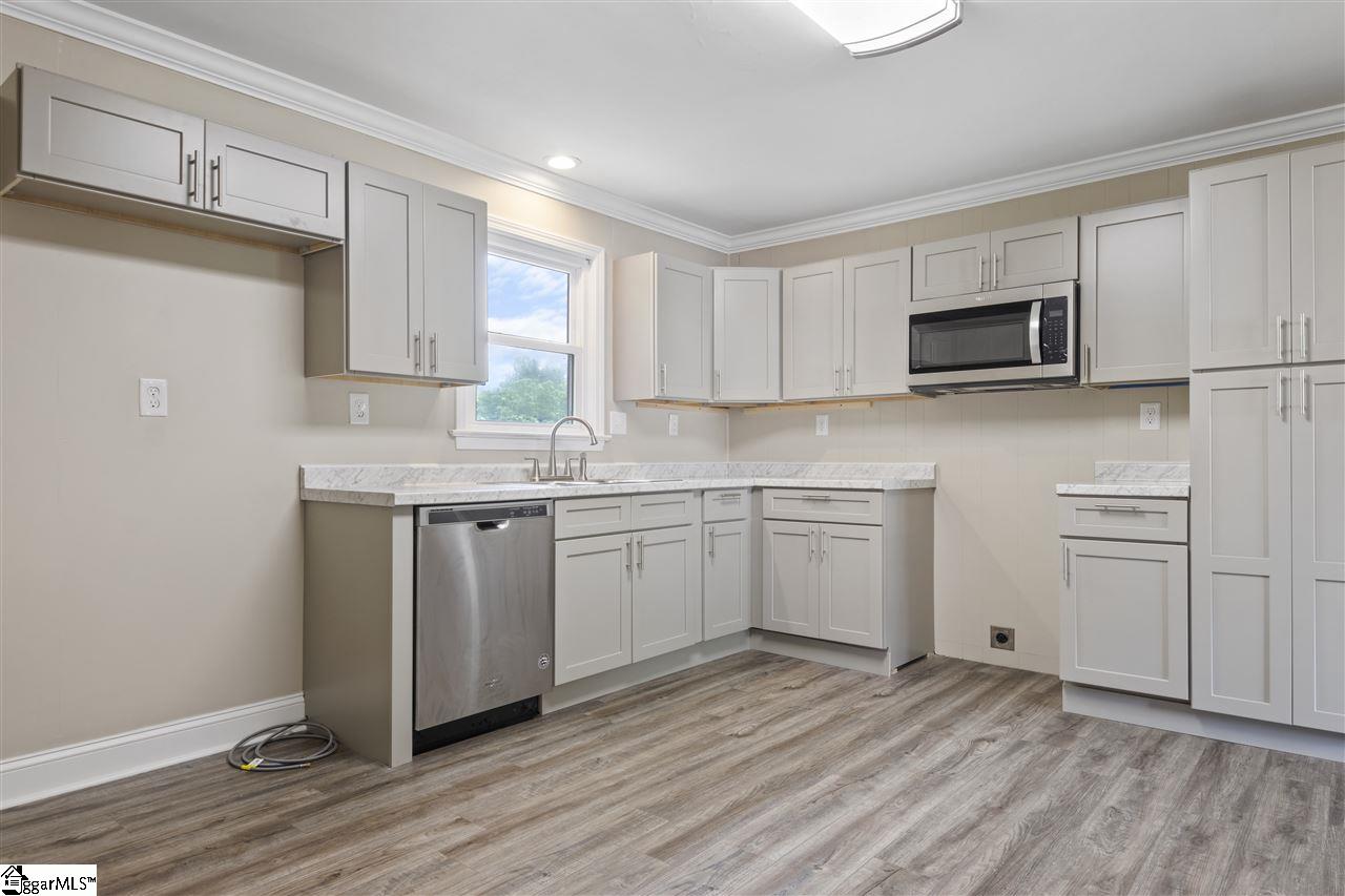 438 Old Boiling Springs Road Spartanburg, SC 29303 - Photo 10 of 25 Gallery Image 10