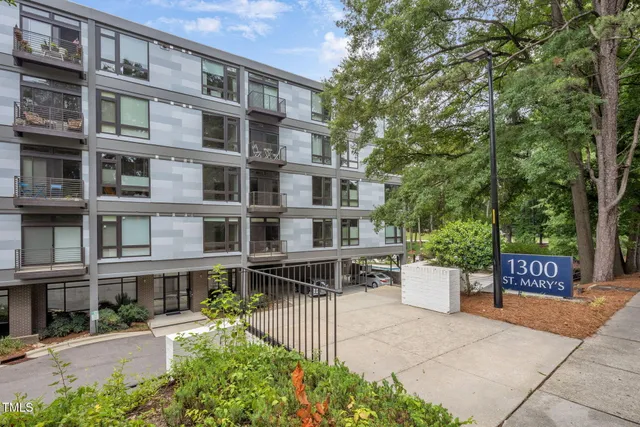 a building view with outdoor space