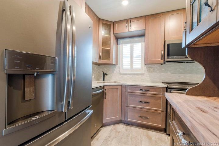 1901 Southwest Palm City Road, Unit F Stuart, FL 34994 - Photo 6 of 23 Gallery Image 6