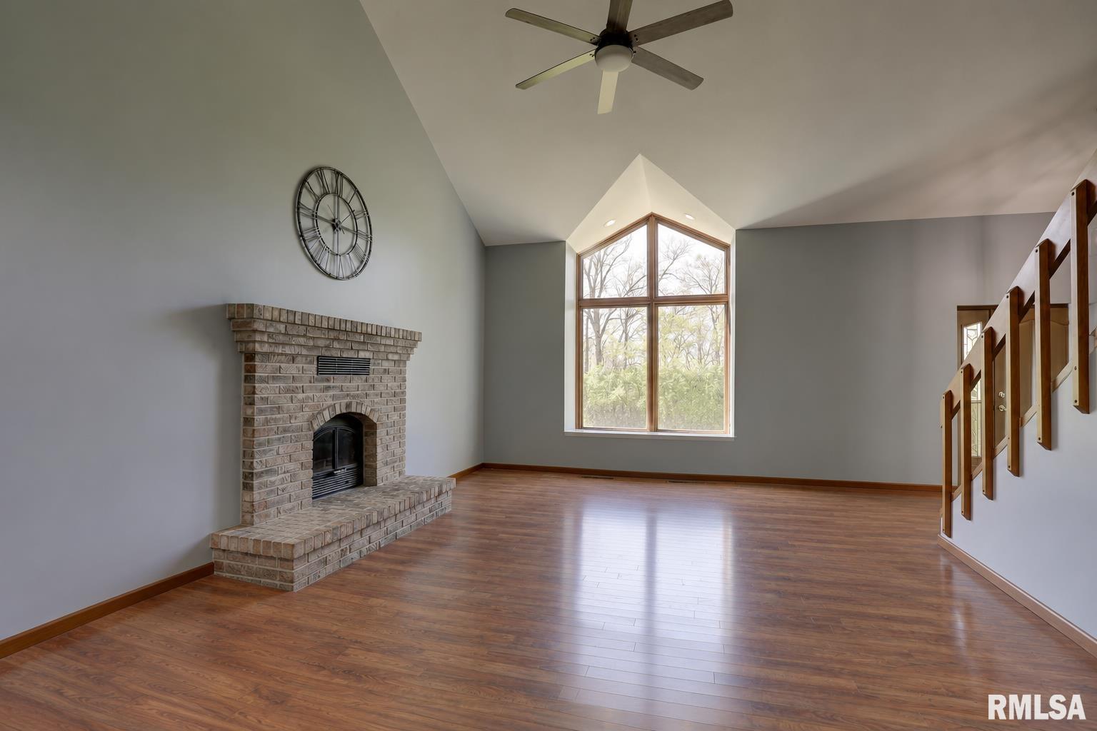 4729 Hidden Cove Road Quincy, IL 62305 - Photo 4 of 17