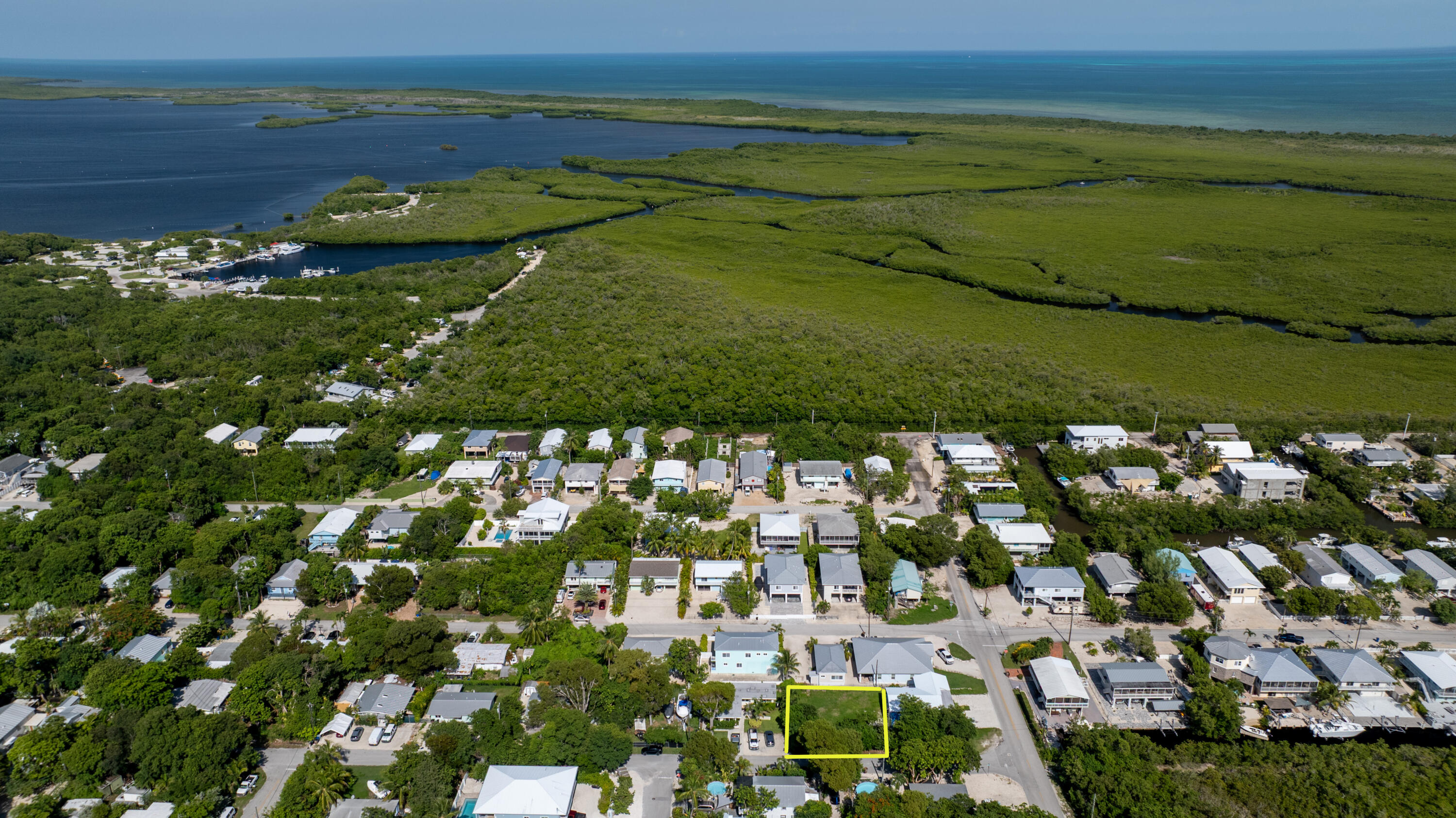 974 Oleander Road Key Largo, FL 33037 - Photo 8 of 15 a view of a city