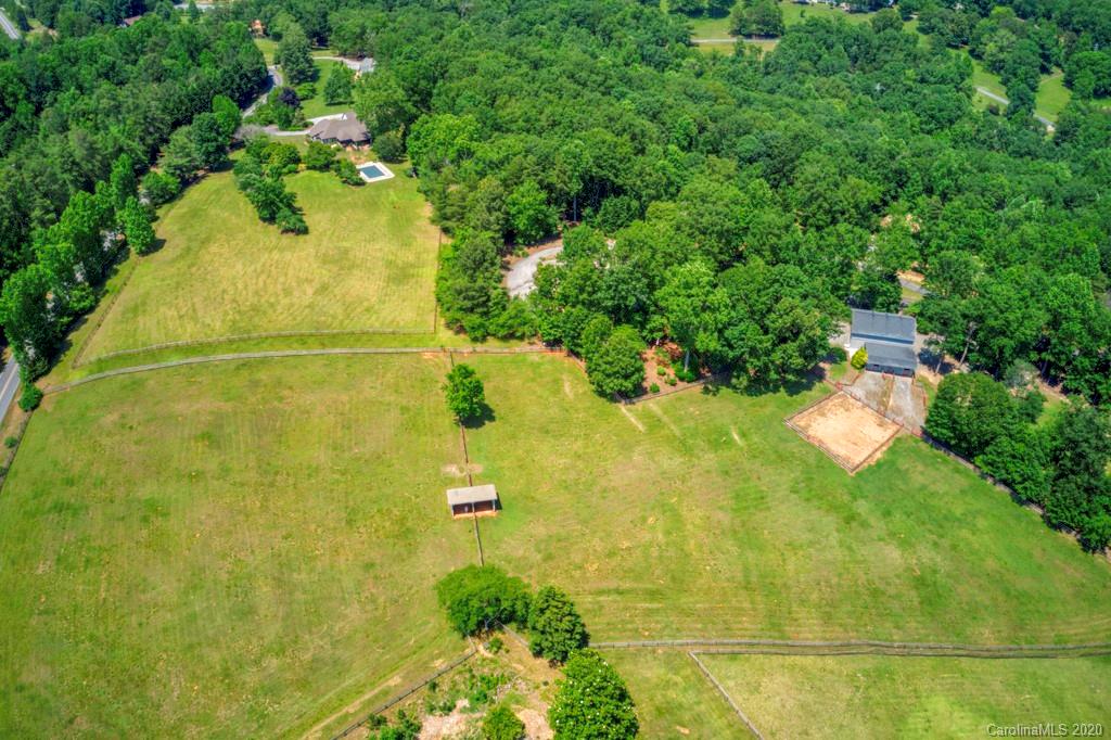 14 Holly Ridge Lane Tryon, NC 28782 - Photo 3 of 42 a picture of a small yard