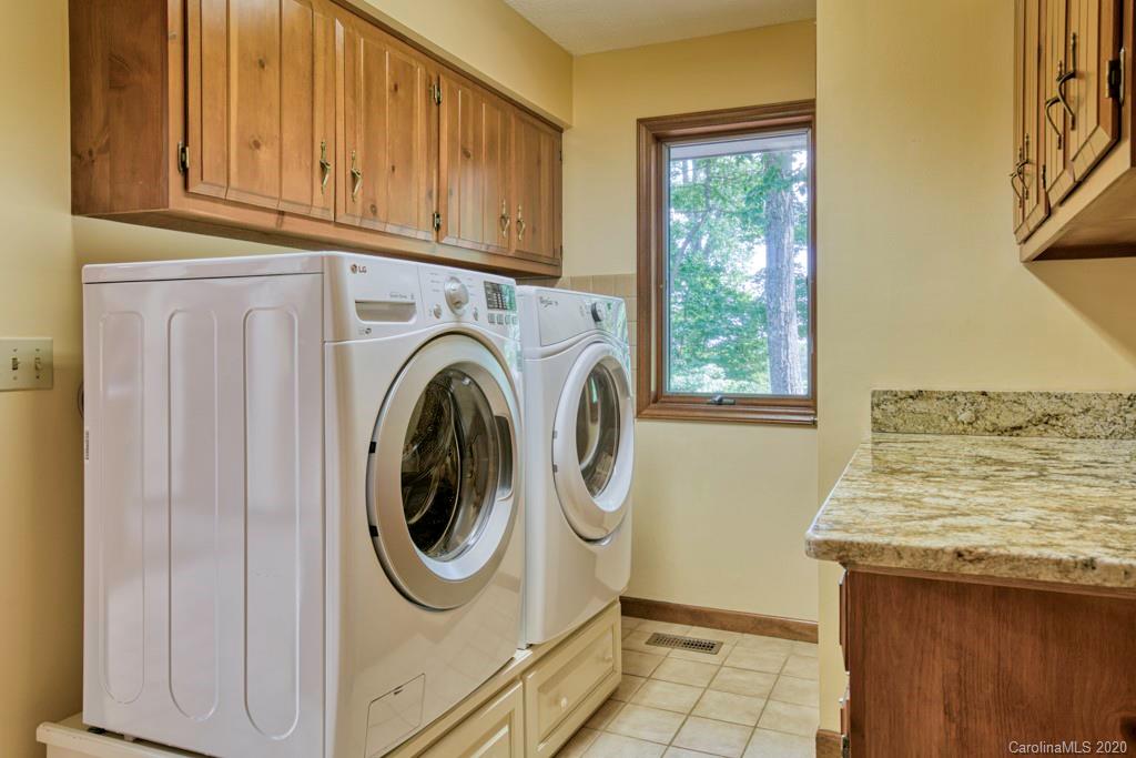 14 Holly Ridge Lane Tryon, NC 28782 - Photo 21 of 42 a utility room with washer and dryer
