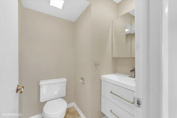 $2,195 | 4202 Central Road, Unit 1D, Glenview, IL 60025