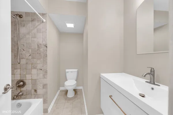 $2,195 | 4202 Central Road, Unit 1D, Glenview, IL 60025