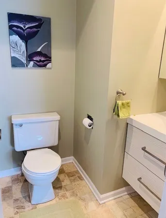 $2,300 | 4202 Central Road, Unit 1D, Glenview, IL 60025