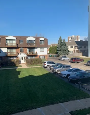 $2,300 | 4202 Central Road, Unit 1D, Glenview, IL 60025