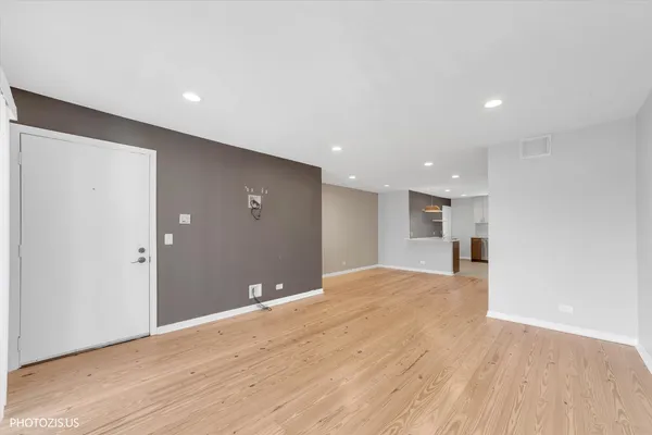 $2,195 | 4202 Central Road, Unit 1D, Glenview, IL 60025