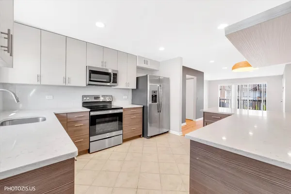 $2,195 | 4202 Central Road, Unit 1D, Glenview, IL 60025