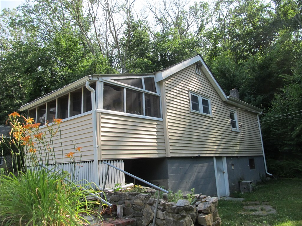 13 Mildred Road Glocester, RI 02814 - Photo 3 of 14