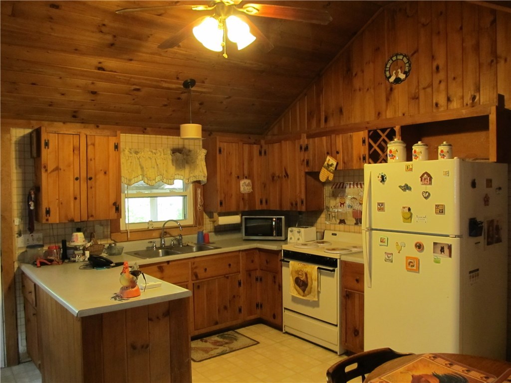 13 Mildred Road Glocester, RI 02814 - Photo 7 of 14