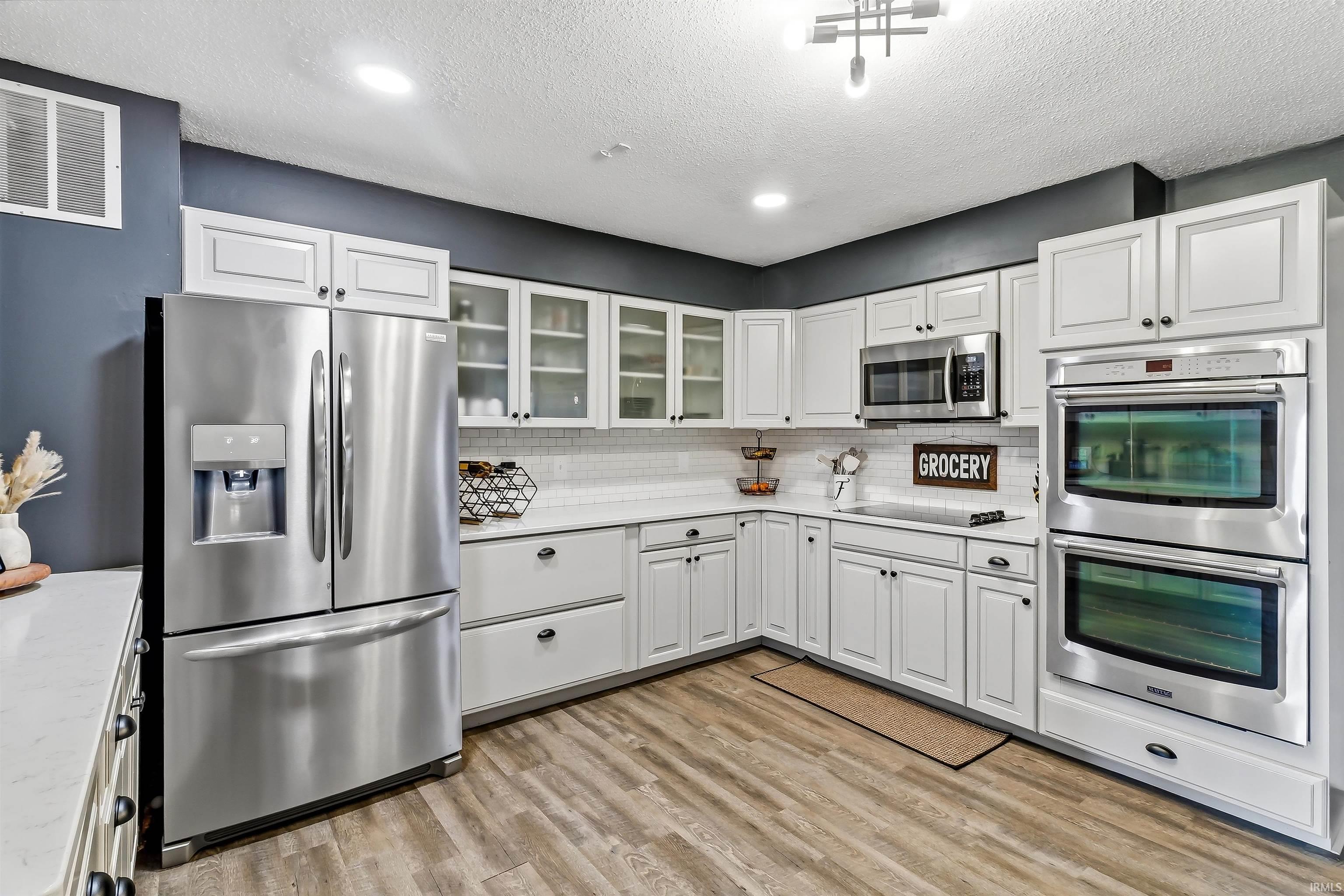 715 Laura Lane Sweetser, IN 46987 - Photo 7 of 36