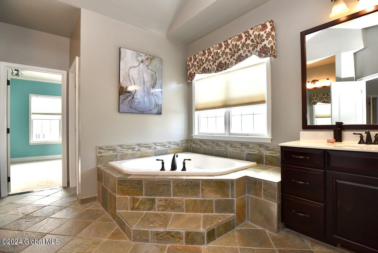 48 Stone Crest Drive Halfmoon, NY 12118 - Photo 35 of 70 38