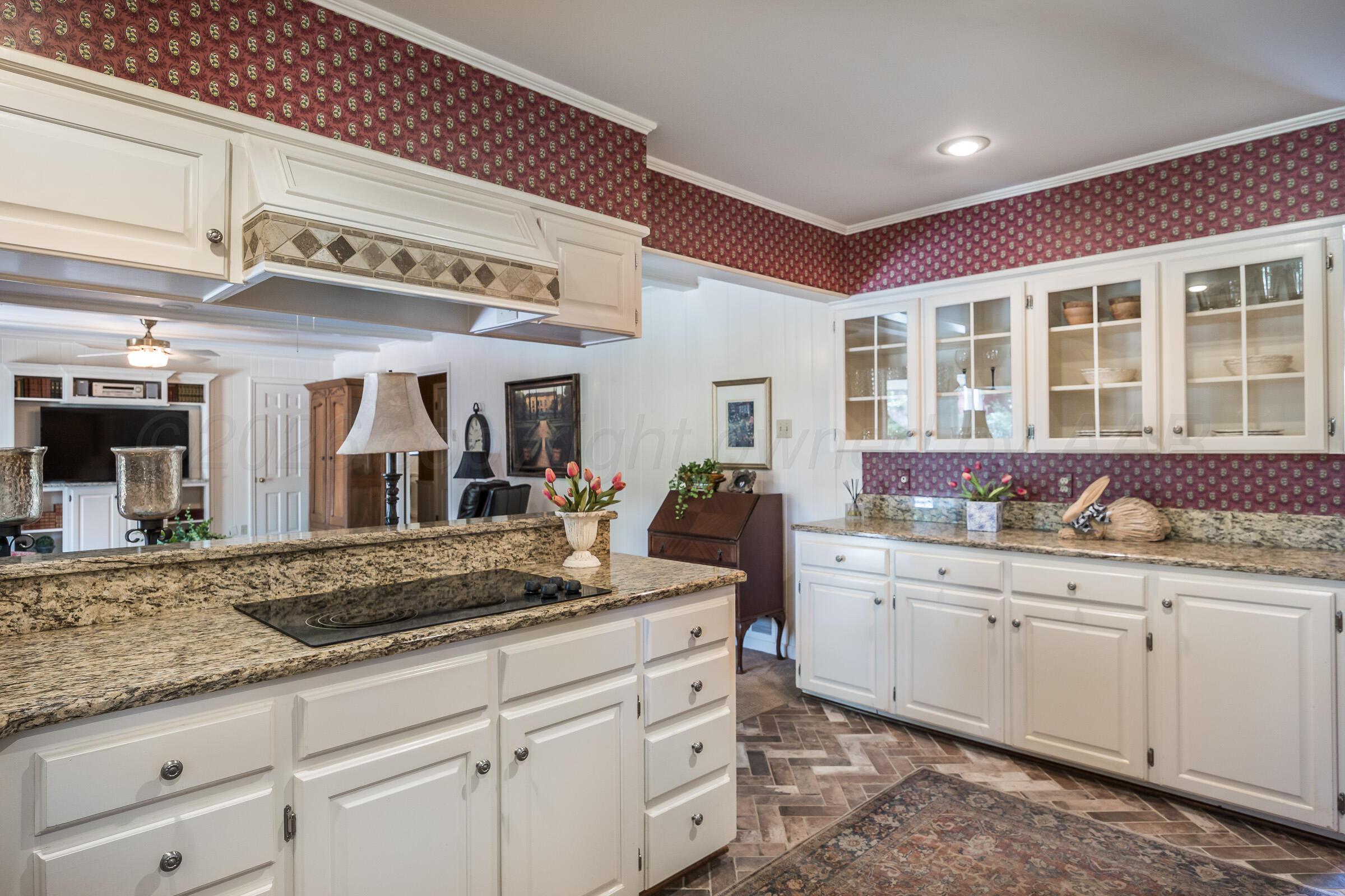 3701 South Virginia Street Amarillo, TX 79109 - Photo 15 of 43 15-Kitchen 4