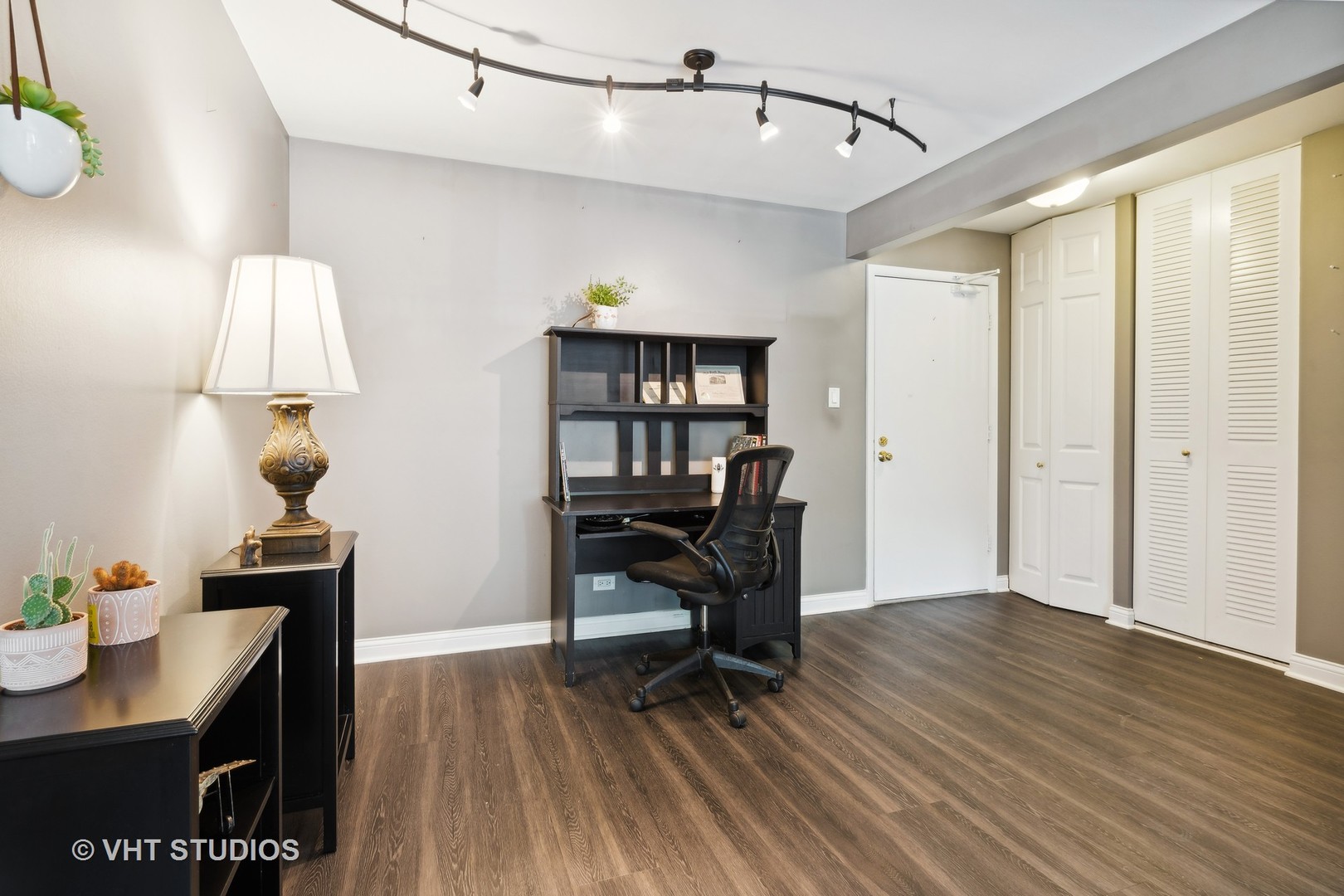 625 West Huntington Commons Road, Unit 105 Mount Prospect, IL 60056 - Photo 7 of 19 Gallery Image 7