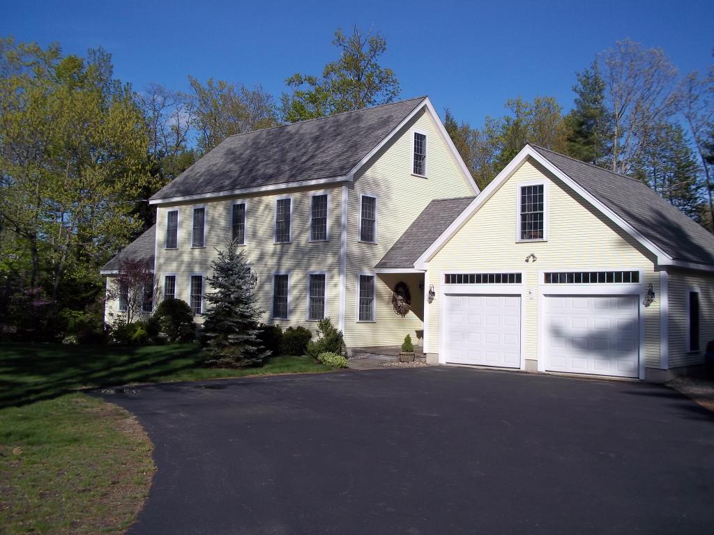 97 Royal Range Road Sandown, NH 03873 - Photo 2 of 36
