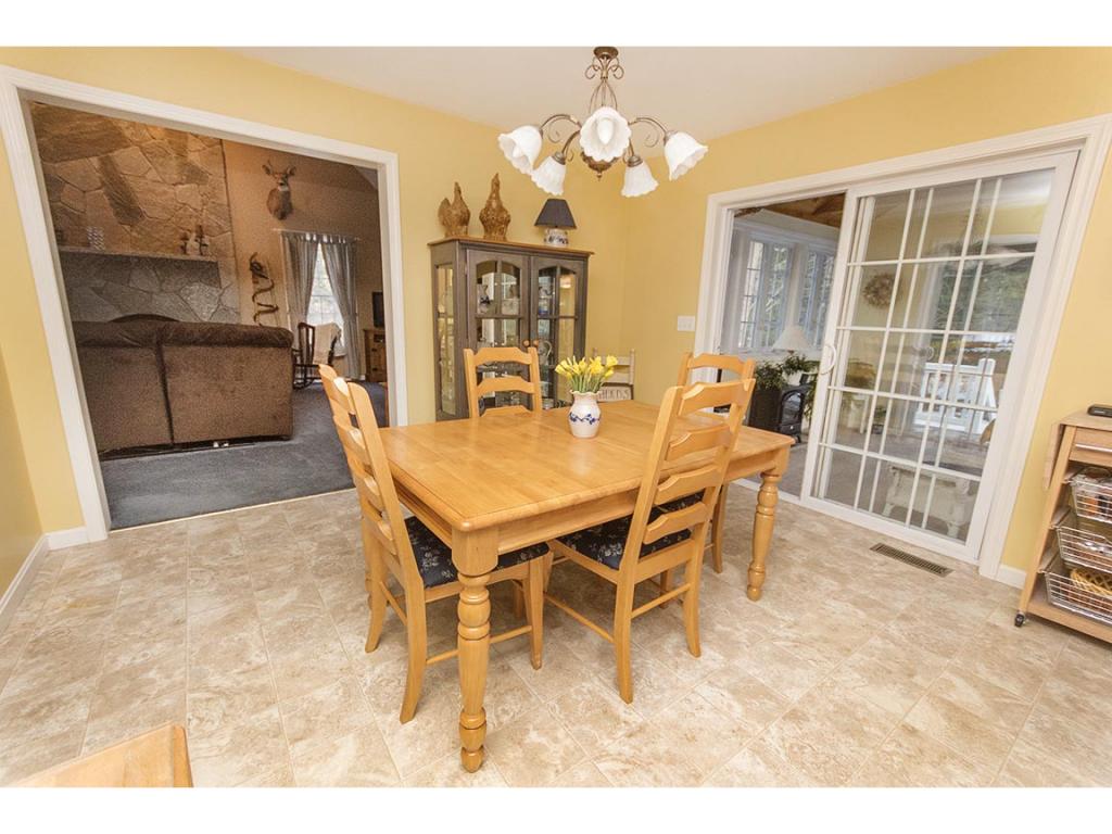 97 Royal Range Road Sandown, NH 03873 - Photo 13 of 36