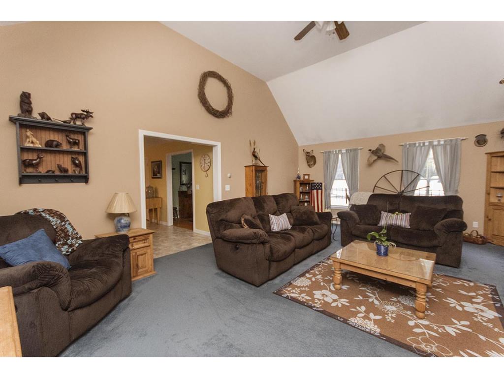 97 Royal Range Road Sandown, NH 03873 - Photo 21 of 36