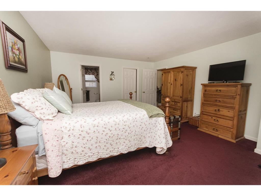 97 Royal Range Road Sandown, NH 03873 - Photo 24 of 36