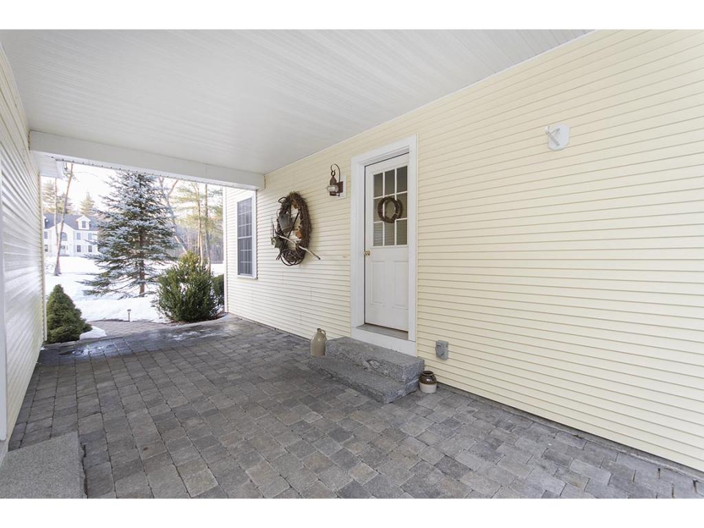 97 Royal Range Road Sandown, NH 03873 - Photo 6 of 36