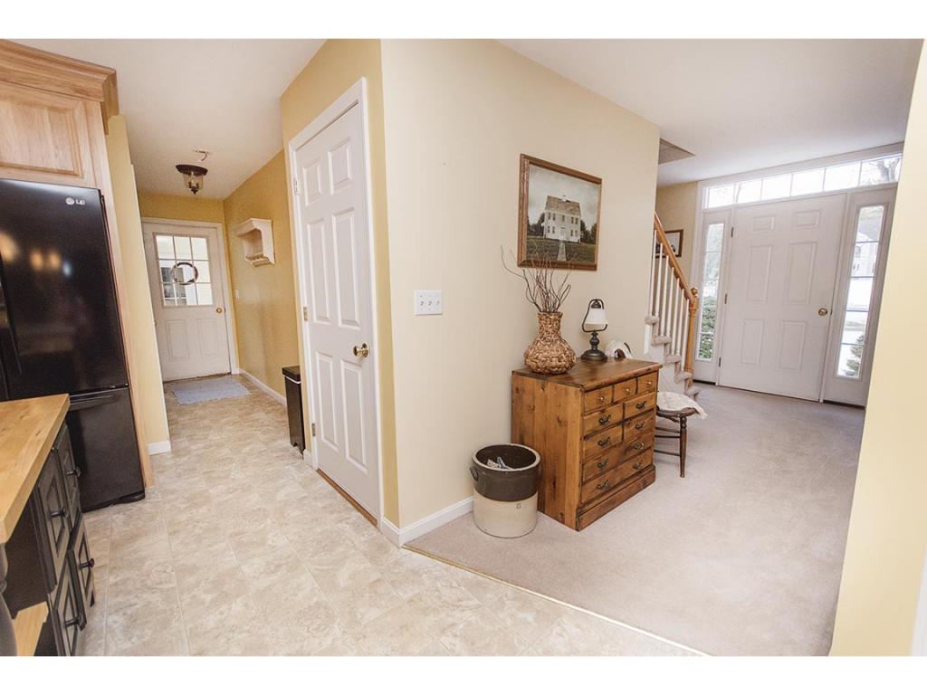 97 Royal Range Road Sandown, NH 03873 - Photo 10 of 36