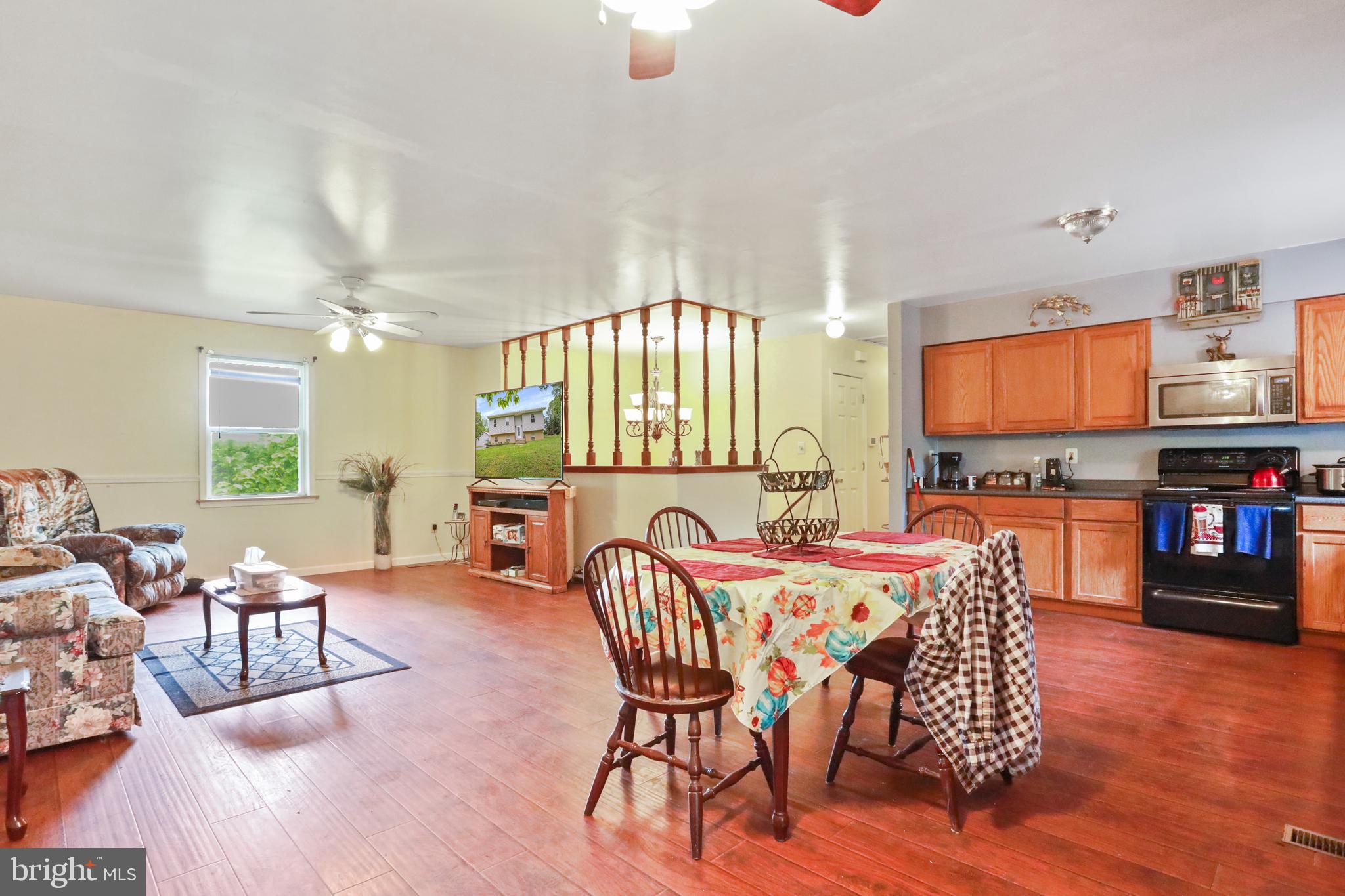 14017 Round Top Road Hancock, MD 21750 - Photo 31 of 43 Kitchen/dining space