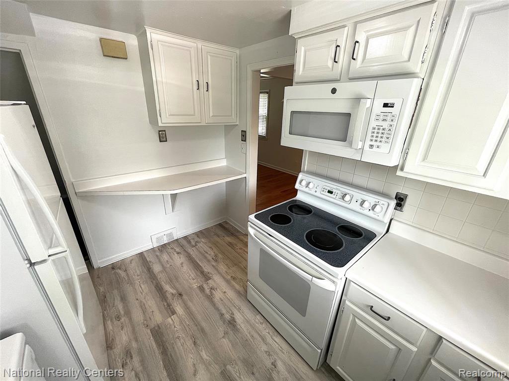 1704 Graefield Road Birmingham, MI 48009 - Photo 4 of 13