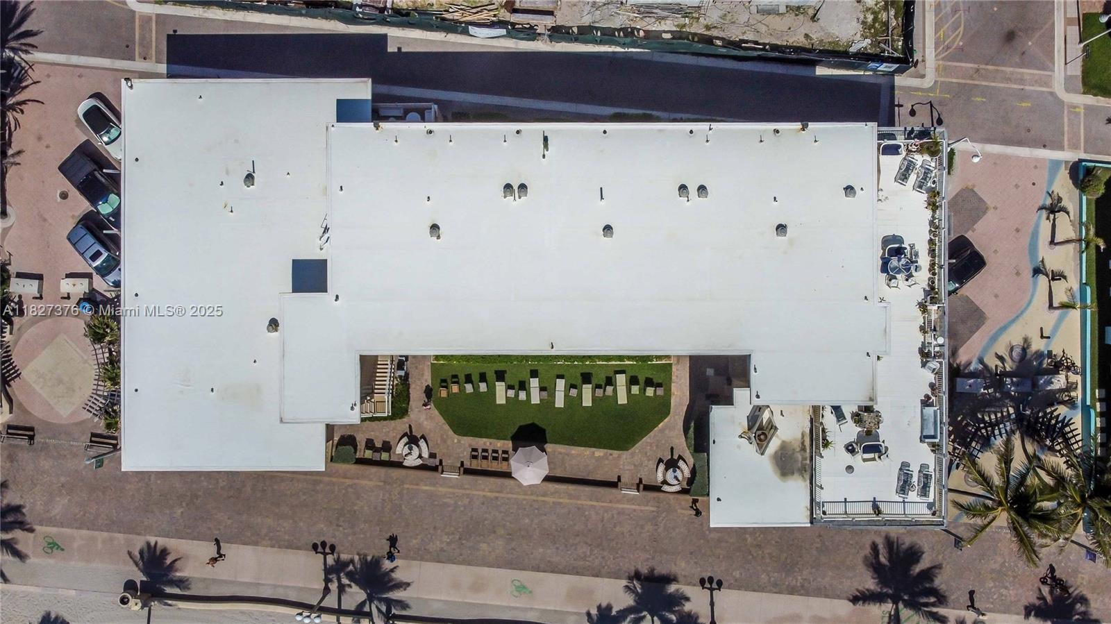 3300 North Surf Road, Unit 3A Hollywood, FL 33019 - Photo 24 of 39 a view of a room with window