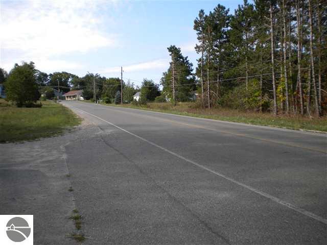 8457 South Maple City Road Maple City, MI 49664 - Photo 8 of 23 1739805-7.JPG