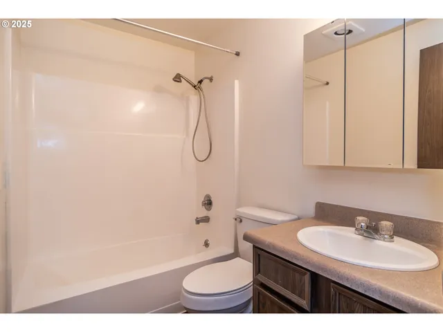 $117,990 | 885 Northeast Sunset Street, Unit 26, Roseburg, OR 97470