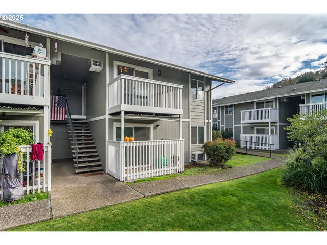 $117,990 | 885 Northeast Sunset Street, Unit 26, Roseburg, OR 97470