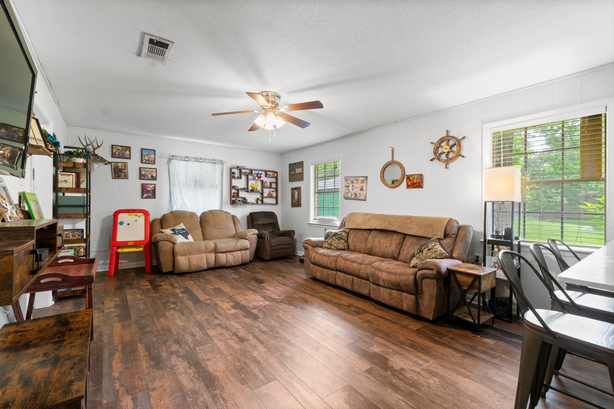 328 Drew's Landing Road Goodrich, TX 77335 - Photo 3 of 30 Living Room