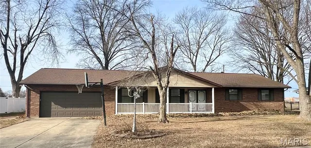 $285,000 | 717 Knipp Drive, Mascoutah, IL 62258
